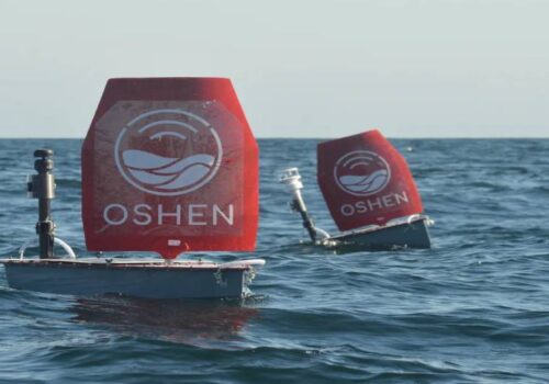 ओशेनले बनायो श्रेणी–५ को आँधीमा तथ्याङ्क सङ्कलन गर्ने पहिलो महासागरीय रोबोट