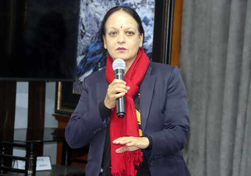 सञ्चार मन्त्रालयका सचिव राधिका अर्यालको सरुवा, सञ्चार सचिवमा आइन बस्नेत