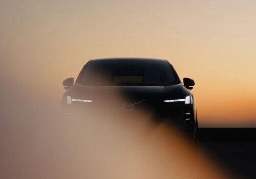 भोल्भो ईएक्स६० मोडेल भित्रको पहिलो आधिकारिक रूप देखा पर्यो