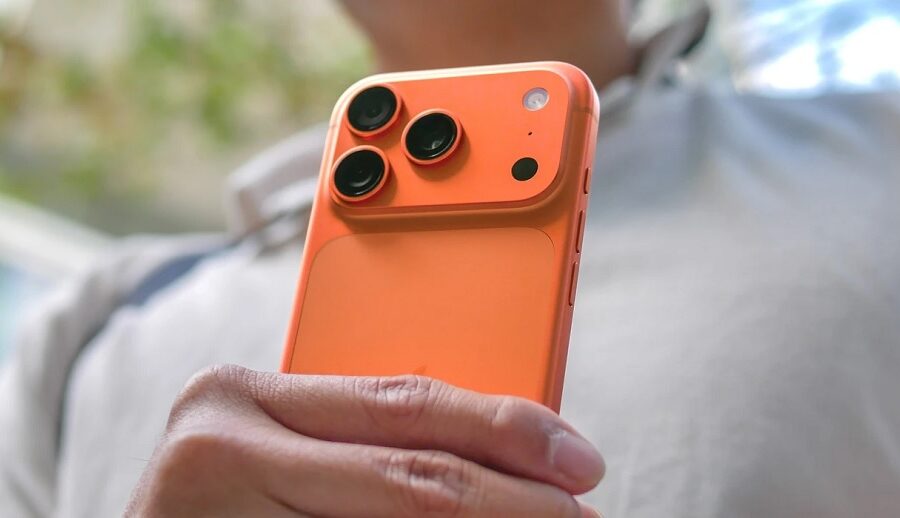 आईफोन १८ सिरिजको “आश्चर्यजनक” मूल्य हुन सक्ने विज्ञहरूको चेतावनी