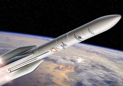 उन्नत रकेट प्रविधि प्रयोग गर्दै ‘एरियन–६’ द्वारा अमेजनका ३२ भूउपग्रह प्रक्षेपण