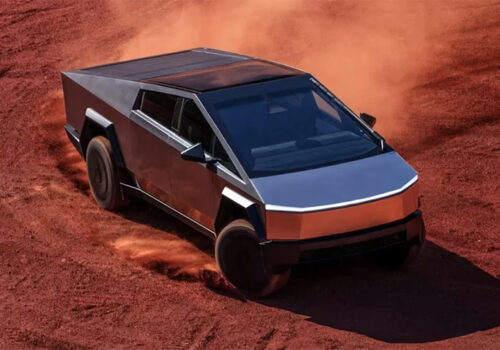 टेस्लाले साइबरट्रकको मूल्य नाटकीय रूपमा कटौती गर्यो