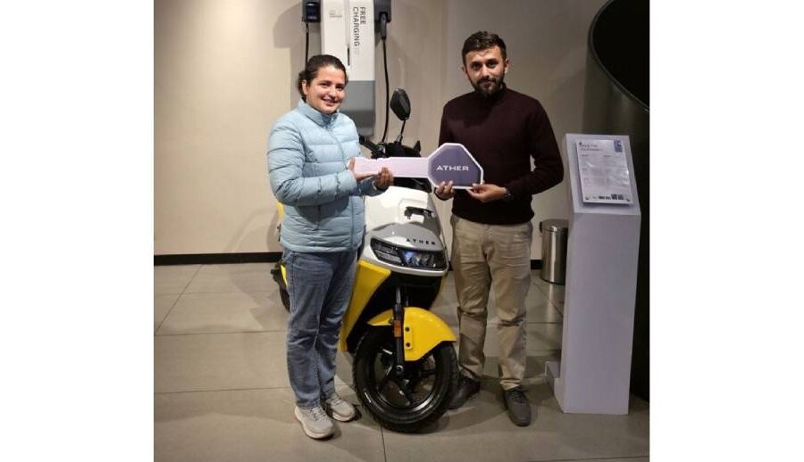 दराजको एक रुपैयाँ, एक स्कुटर योजनामा आश्माले जितिन् एथर रिज्टा