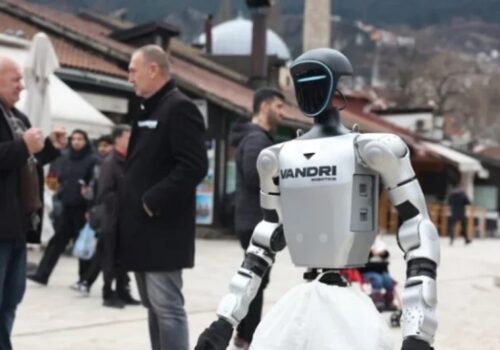 बोस्नियाले आफ्नो पहिलो ह्युमनोइड रोबोट अनावरण गर्यो