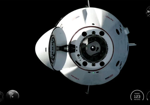 स्पेसएक्स क्रू-१२ ड्र्यागन अन्तरिक्ष यान अन्तर्राष्ट्रिय अन्तरिक्ष स्टेशनमा अवतरण