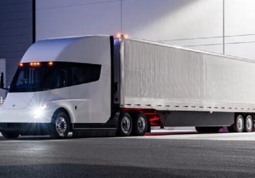 टेस्लाले यो वर्ष विद्युतीय सेमी ट्रकको बृहत उत्पादन सुरु गर्ने