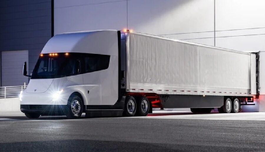 टेस्लाले यो वर्ष विद्युतीय सेमी ट्रकको बृहत उत्पादन सुरु गर्ने