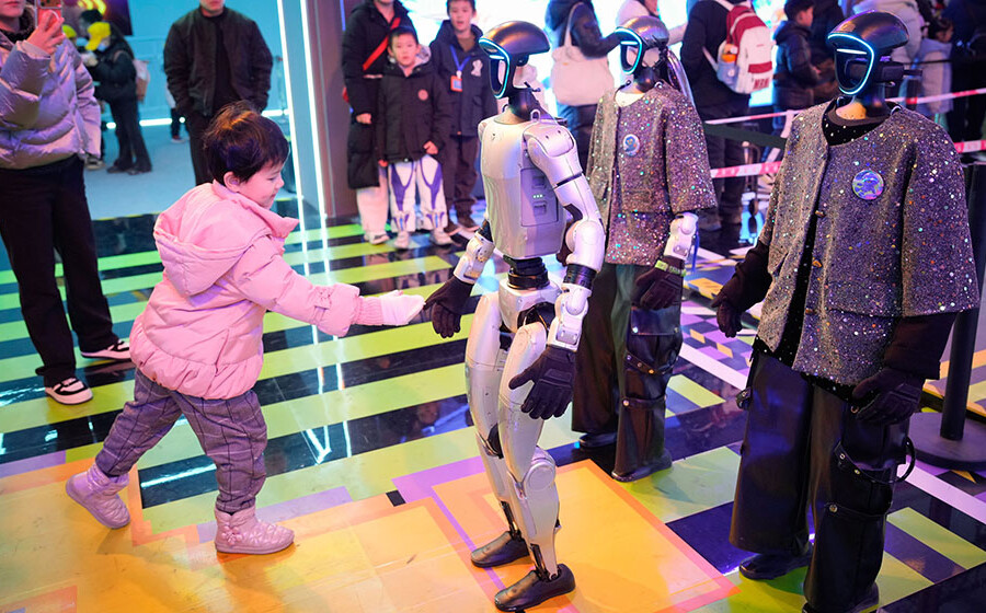 चीनको चन्द्र नयाँ वर्षको उत्सवका लागि ह्युमोइड रोबोटहरु तयार