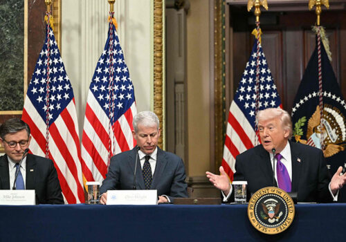 टेक दिग्गजहरू ह्वाइट हाउस सम्झौतामा आफ्ना डाटा सेन्टरको उर्जाको लागत बहन गर्न सहमत