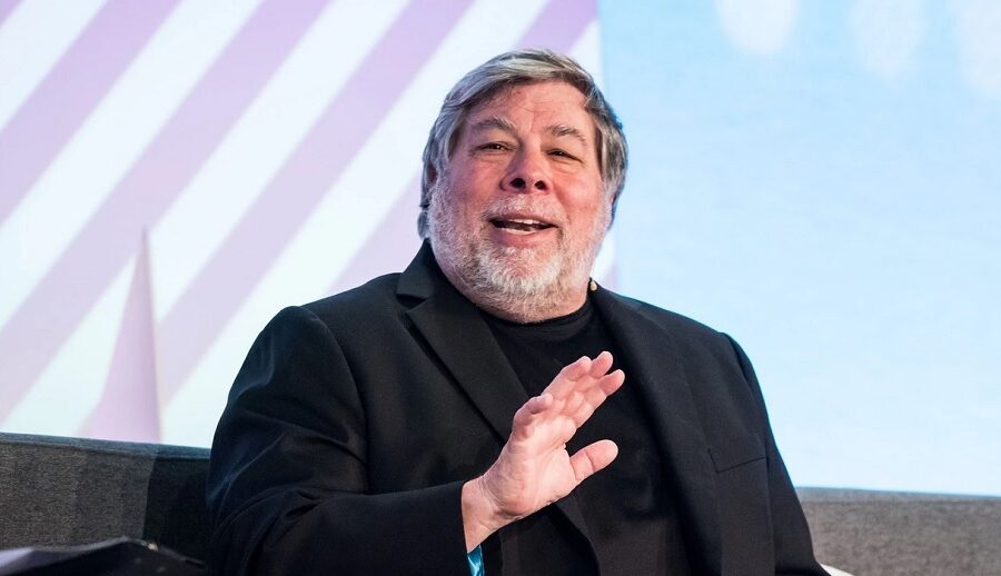 एप्पलका सह–संस्थापकले भने- “म आर्टिफिसियल इन्टेलिजेन्सको प्रशंसक होइन”