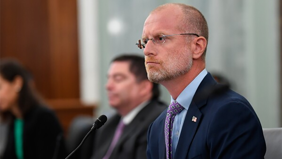 स्पेसएक्स डाटा सेन्टर योजनाको विरोध गरेपछि एफसीसी अध्यक्षले अमेजनको सुस्त प्रक्षेपणको आलोचना गरे