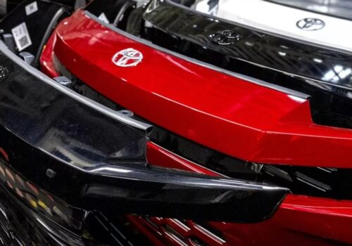 क्यानडाको कार निर्यात एक महिनामा ३२ प्रतिशत भन्दा बढीले घट्यो