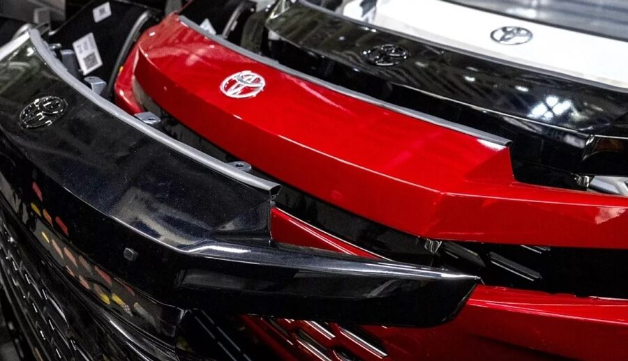 क्यानडाको कार निर्यात एक महिनामा ३२ प्रतिशत भन्दा बढीले घट्यो