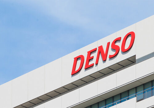 टोयोटाको डेन्सोले चिपमेकर रोहमलाई ८.३ अर्ब डलरमा सम्भावित खरिद गर्न बोली लगायो