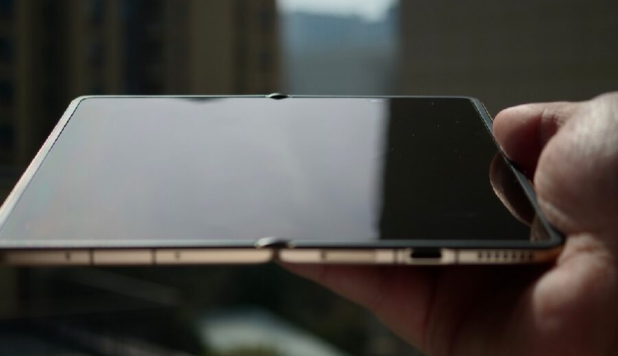 अनरका कार्यकारीले म्याजिक भी६ को क्रिज–मुक्त डिस्प्ले प्रदर्शन गरे