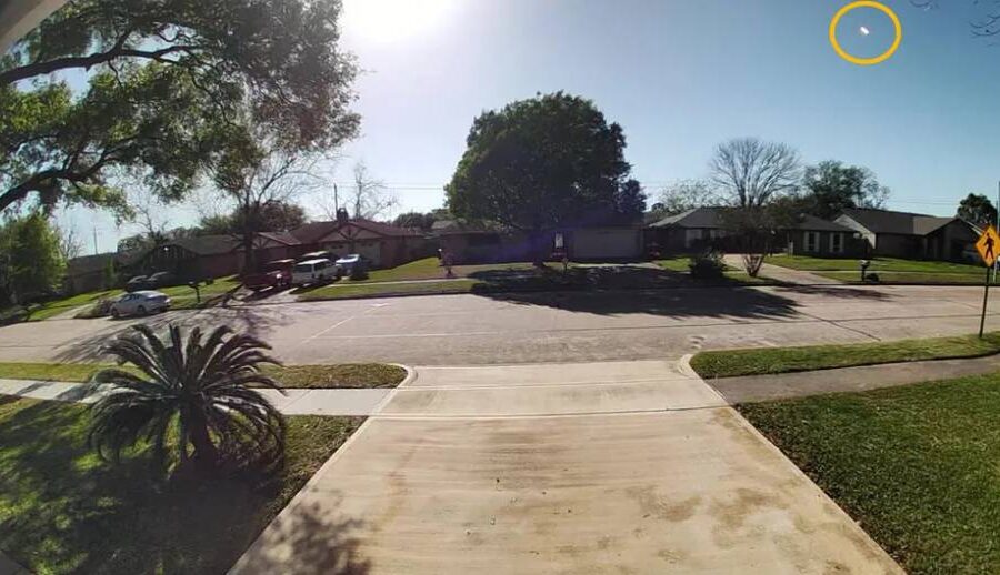 तोपको गोलाजत्रो उल्कापिण्ड अमेरिकाको टेक्सासमा छानो चिर्दै एउटा घरभित्र बज्रिएपछि…