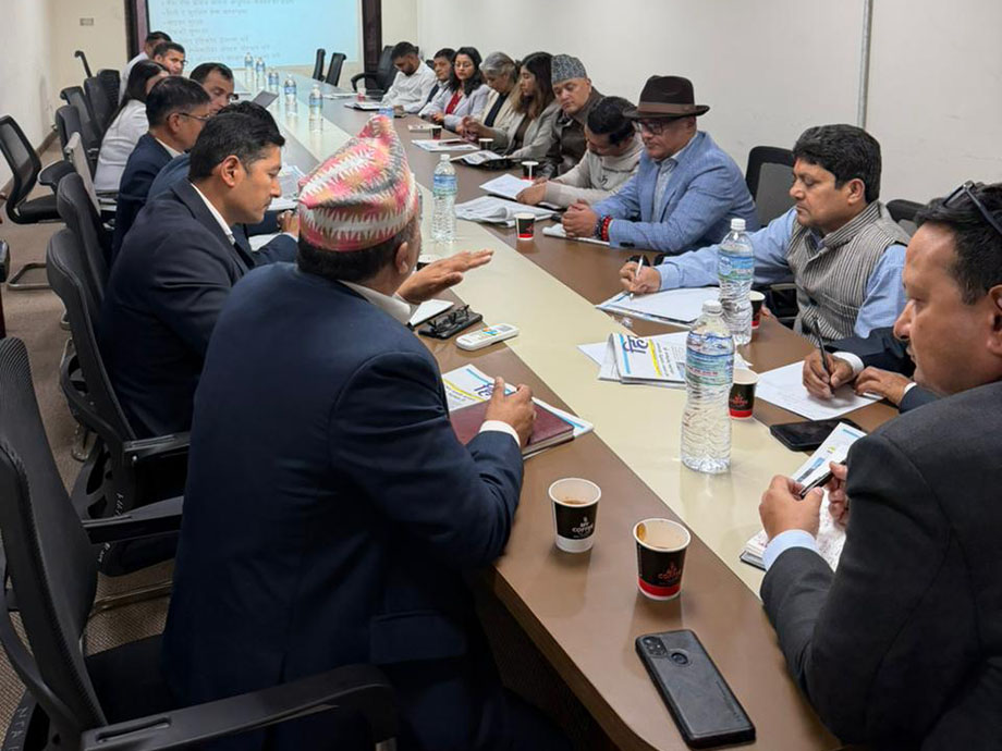 आफूलाई कामै गर्न नदिएको भन्दै सञ्चार मन्त्रालय प्रति दूरसञ्चार प्राधिकरण अध्यक्ष भण्डारीको आक्रोश