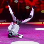 क्यालिफोर्नियाको एक रेस्टुरेन्टमा नाच्ने मानवजस्तै रोबोट अनियन्त्रित भएपछि…