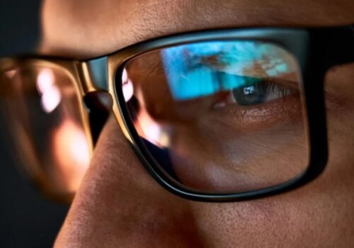 सामसङले नयाँ ग्लासेस्को साथ मेटालाई चुनौती दिँदै