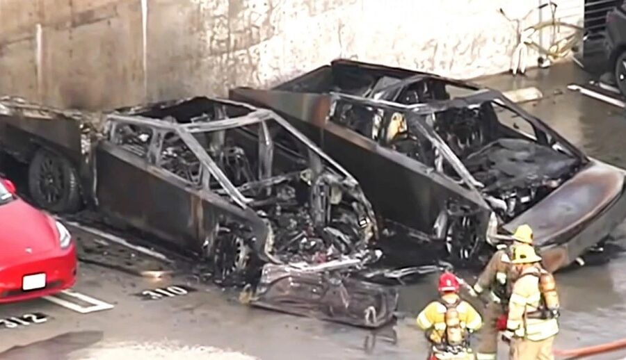 क्यालिफोर्नियामा दुई साइबरट्रकमा आगलागी, आगलागीको कारण थाहा छैन