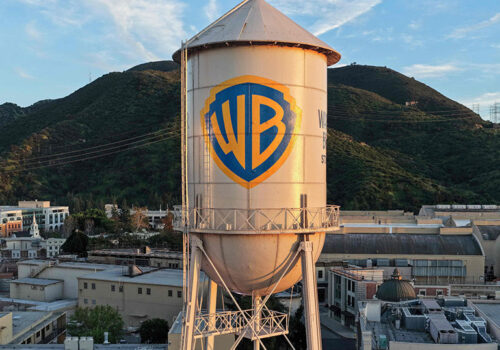 वार्नर ब्रदर्स डिस्कभरीको लागि नेटफ्लिक्सको खरिद मूल्य बढाउन अस्वीकार
