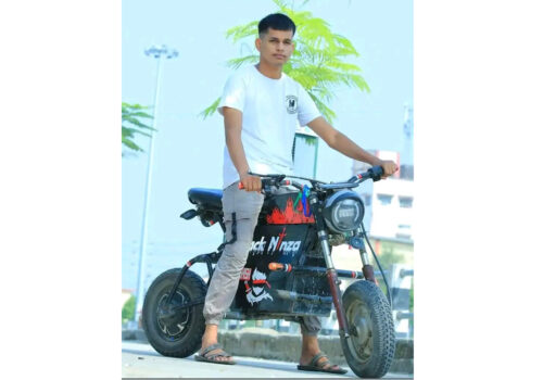 विद्यार्थी जोशीले बनाए विद्युतीय मोटरसाइकल