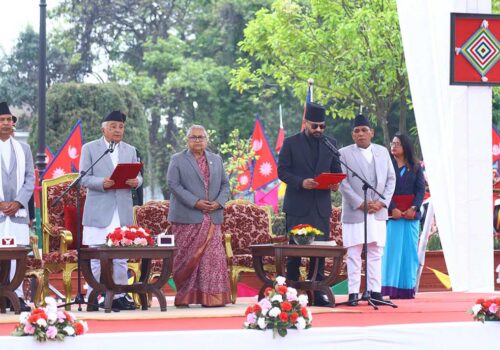 नवनियुक्त प्रधानमन्त्री शाहबाट शपथ ग्रहण, मन्त्रीहरुले समेत लिए शपथ