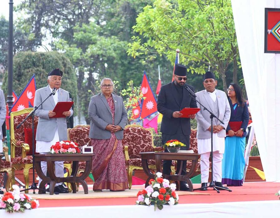 नवनियुक्त प्रधानमन्त्री शाहबाट शपथ ग्रहण, मन्त्रीहरुले समेत लिए शपथ