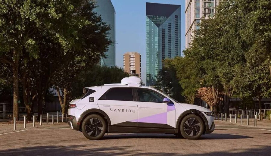 अस्टिन शहरमा स्वचालित कारले हाँसलाई ठक्कर दिएर मारेपछि स्थानीय बासिन्दामा आक्रोश, स्वचालित गाडीको प्रयोगबारे चिन्ता