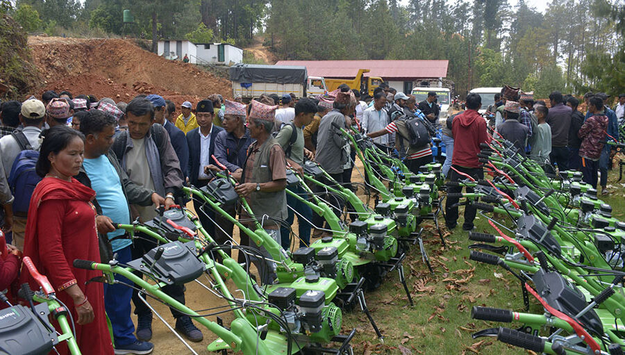 भुम्लुका २३५ किसानलाई अनुदानमा मिनीटिलर