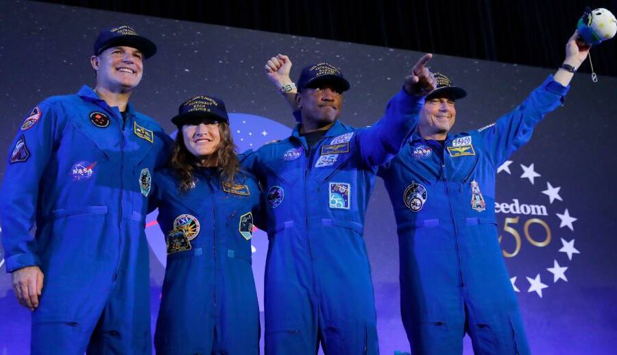 रेकर्ड यात्रा सकेर आर्टेमिस टोलीको घर फिर्ती