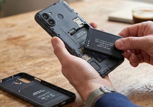 स्मार्टफोनहरूमा अब प्रयोगकर्ताले बदल्न मिल्ने ब्याट्रीहरू हुनुपर्ने