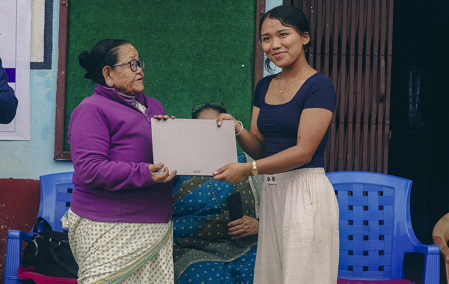 स्वरोजगार प्रवर्द्धनका लागि इलाम नगरपालिकाद्वारा २० उद्यमीलाई ल्यापटप वितरण