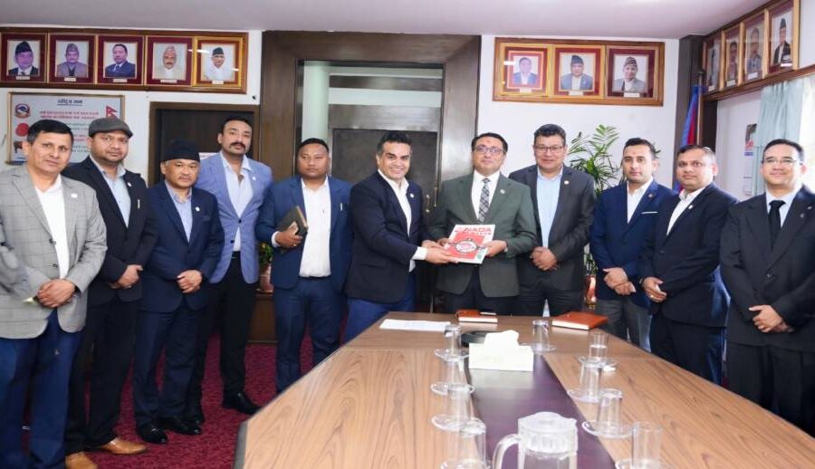 नाडा अटोमोबाइल्स एशोसिएशन अफ नेपालका प्रतिनिधिद्वारा अर्थमन्त्रीसँग छलफल