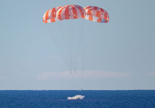 चन्द्रयात्राबाट सुरक्षित फर्कियो आर्टेमिस द्वितीय