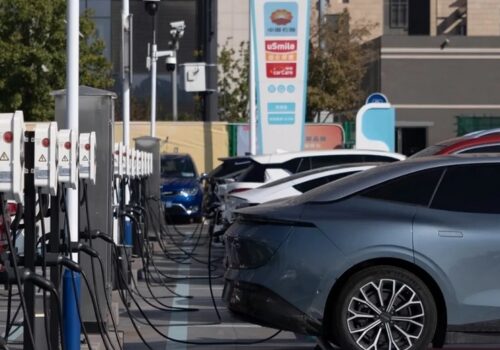 तेलको मूल्यमा भएको वृद्धिले एसियामा विद्युतीय सवारी साधनको वृद्धिलाई बढावा दिएको रिपोर्ट