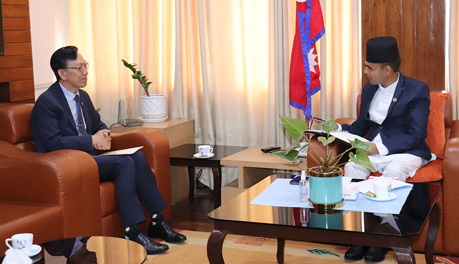 सञ्चारमन्त्री तिमिल्सिनासँग अमेरिकी र कोरियाली राजदूतको छुट्टाछुट्टै भेट, सूचना प्रविधिको विकासका बारेमा छलफल