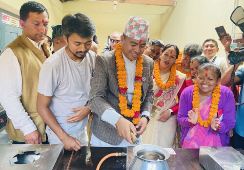 हरित हाइड्रोजन ग्यास उत्पादन र खाना पकाउने प्रविधि विकास नमुना परियोजना उद्घाटन