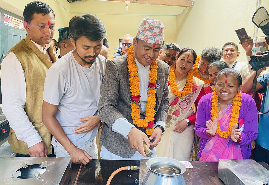 हरित हाइड्रोजन ग्यास उत्पादन र खाना पकाउने प्रविधि विकास नमुना परियोजना उद्घाटन