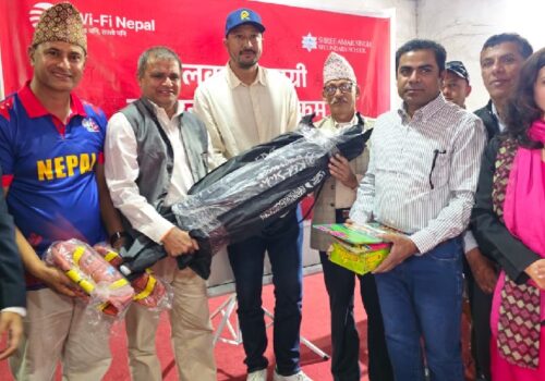 वाई-फाई नेपालद्वारा विद्यालयलाई खेलकुद सामग्री हस्तान्तरण