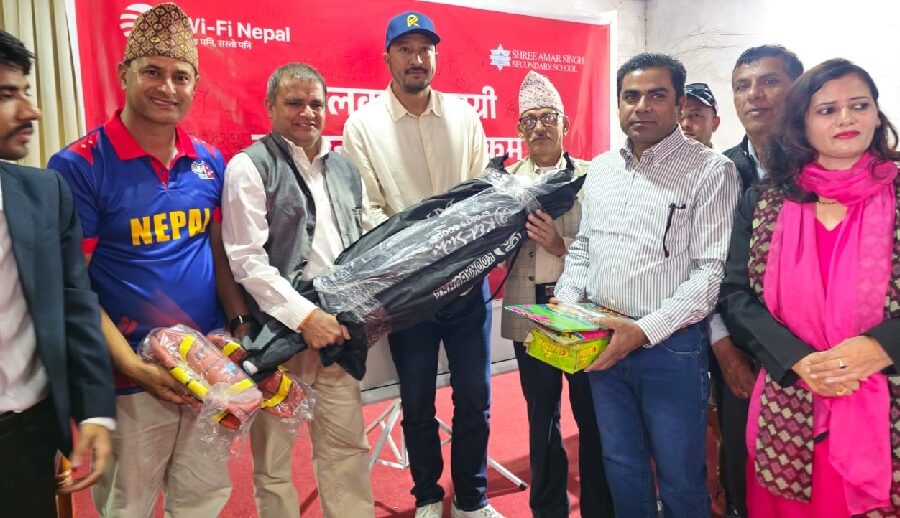 वाई-फाई नेपालद्वारा विद्यालयलाई खेलकुद सामग्री हस्तान्तरण
