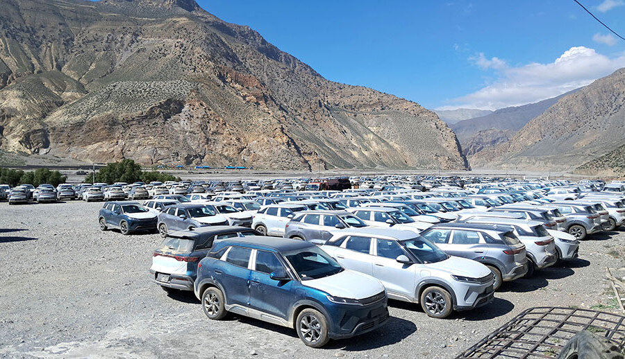 भन्सार छलीको अनुसन्धानका लागि नियन्त्रणमा लिइएका ‘बीवाईडी’ विद्युतीय सवारी साधन फुकुवा