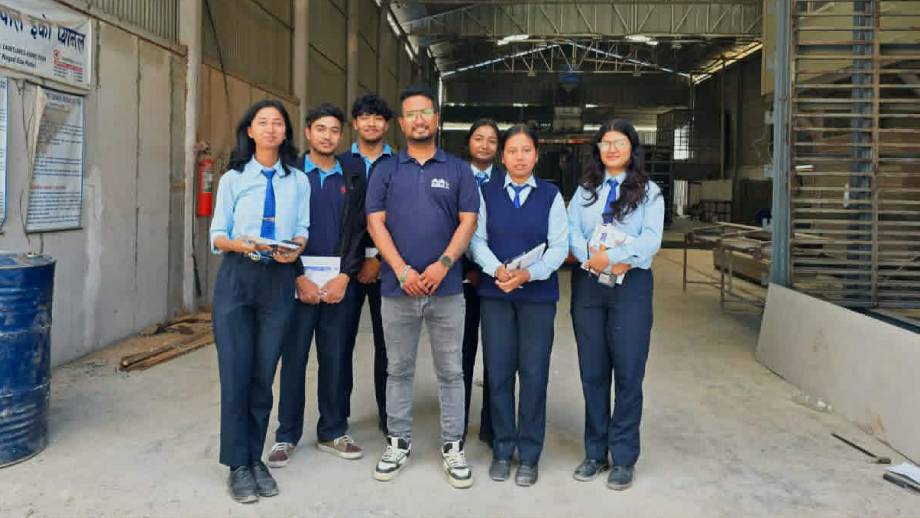 ख्वप इन्जिनियरिङ कलेजका विद्यार्थीहरूद्वारा औद्योगिक सिकाइका लागि नेपाल इको प्यानल भ्रमण