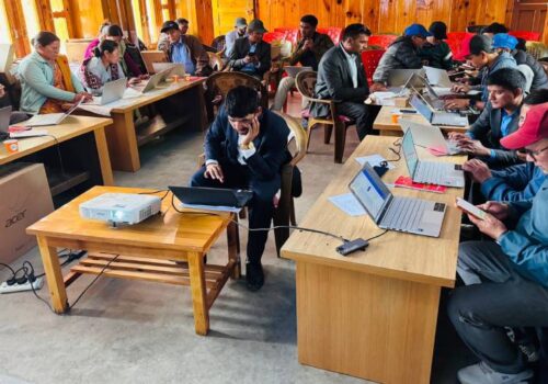 बीस विद्यालयलाई ल्यापटप वितरण
