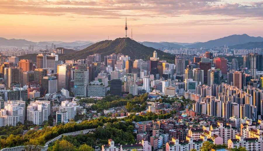 S. Korea’s online shopping posts double-digit growth in June