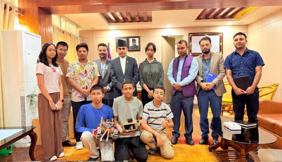 एआई फर गुड ग्लोबल समिटमा भाग लिने नेपाली विद्यार्थी टोलीद्वारा सञ्चारमन्त्रीसँग भेट
