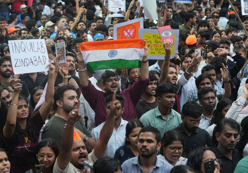 भारत सरकारले कक्रोच जनता पार्टीको विरोध प्रदर्शनलाई अवरोध गर्न बन्द गरायो इन्टरनेट सेवा