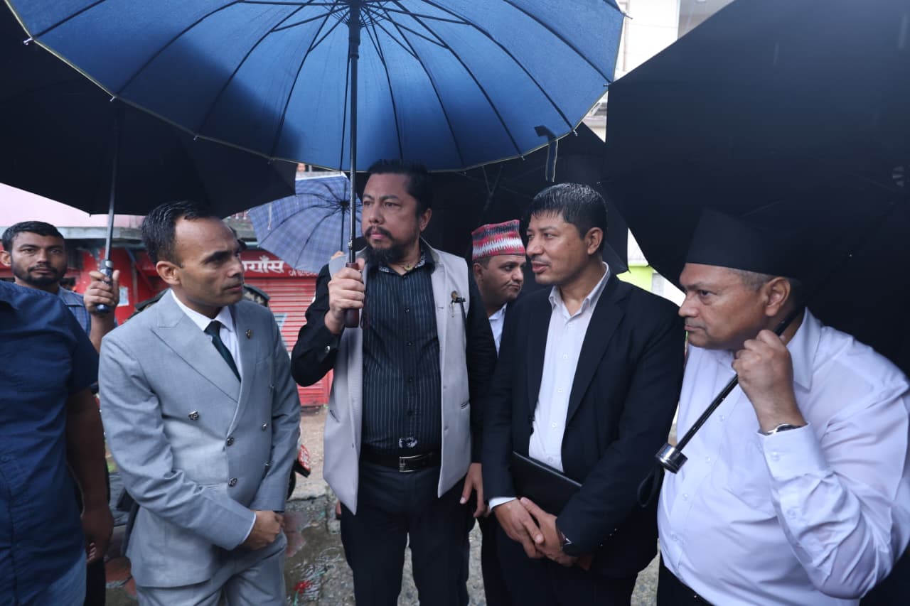 अव्यवस्थित तार हटाउने कार्यको प्रगतिबारे दुई मन्त्रीको संयुक्त अनुगमन, समयसीमाभित्र काम नसक्ने निकायलाई कारबाही गरिने