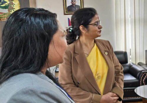  कम्पनी रजिष्ट्रार कार्यालयमा उद्योग मन्त्रीको छड्के अनुगमन: अनलाइन प्रविधिले सेवा सहज, २८ प्रतिशत कर्मचारी कटौतीको प्रस्ताव