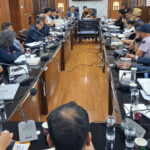 काठमाडौँ उपत्यकाका अस्तव्यस्त तार साउन दोस्रो साताभित्र व्यवस्थापन गरिसक्न निर्देशन